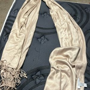 Brand new Nine West scarf